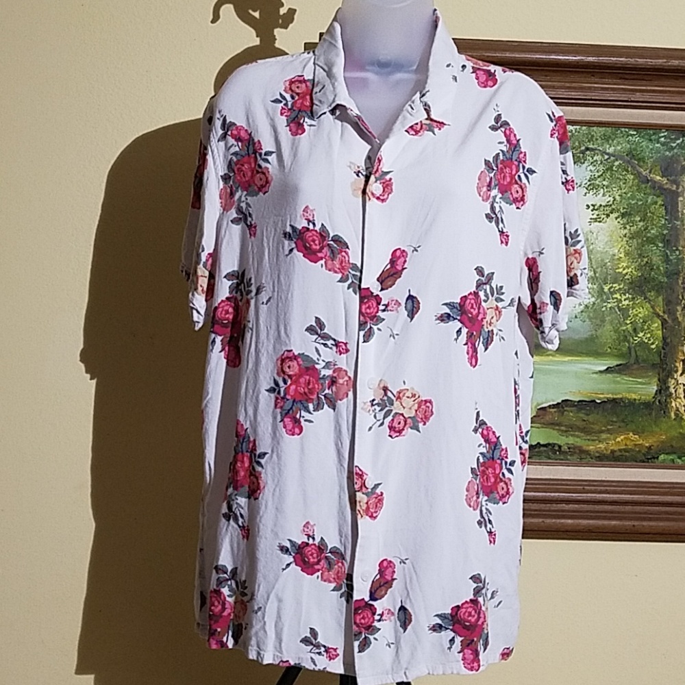 Pacsun Los Angeles floral button-up G17